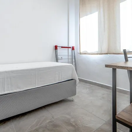 Flat W Balcony Garden 3 Min To Beach In Bodrum 아파트 *